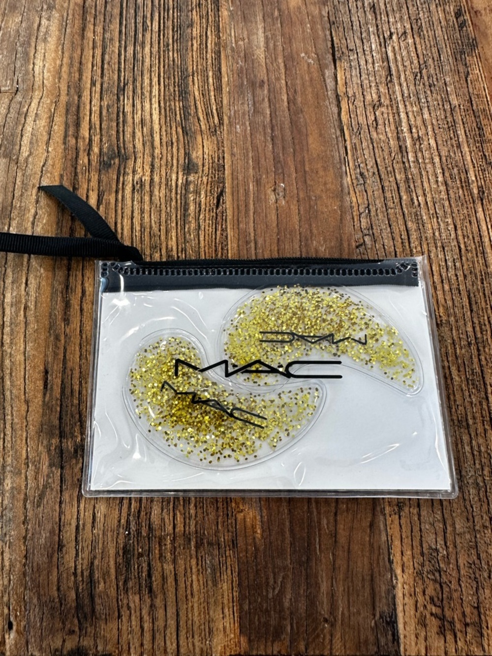 MAC Cosmetics Gold Glitter Under-Eye Gel Masks